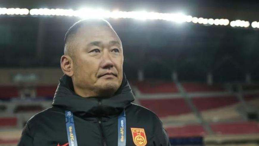 追尾后两位车主下车先握手,2025新澳门原料网站香港王中王,经典解释落实_iPadV5.17